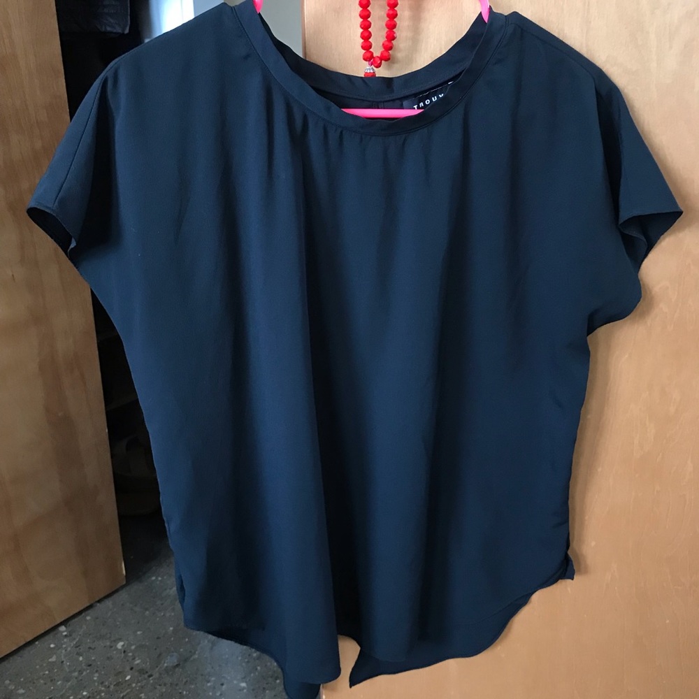 👋🏼SOLD ELSEWHERE🚫Trouve T-shirt - Picture 2 of 8